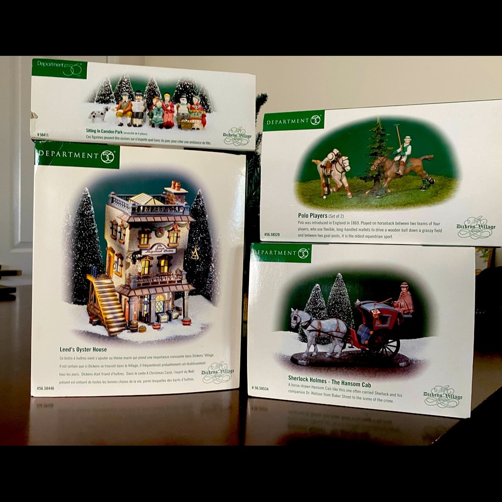 Dept 56 Dickens Christmas Village (Collectables Item)
40+ pieces